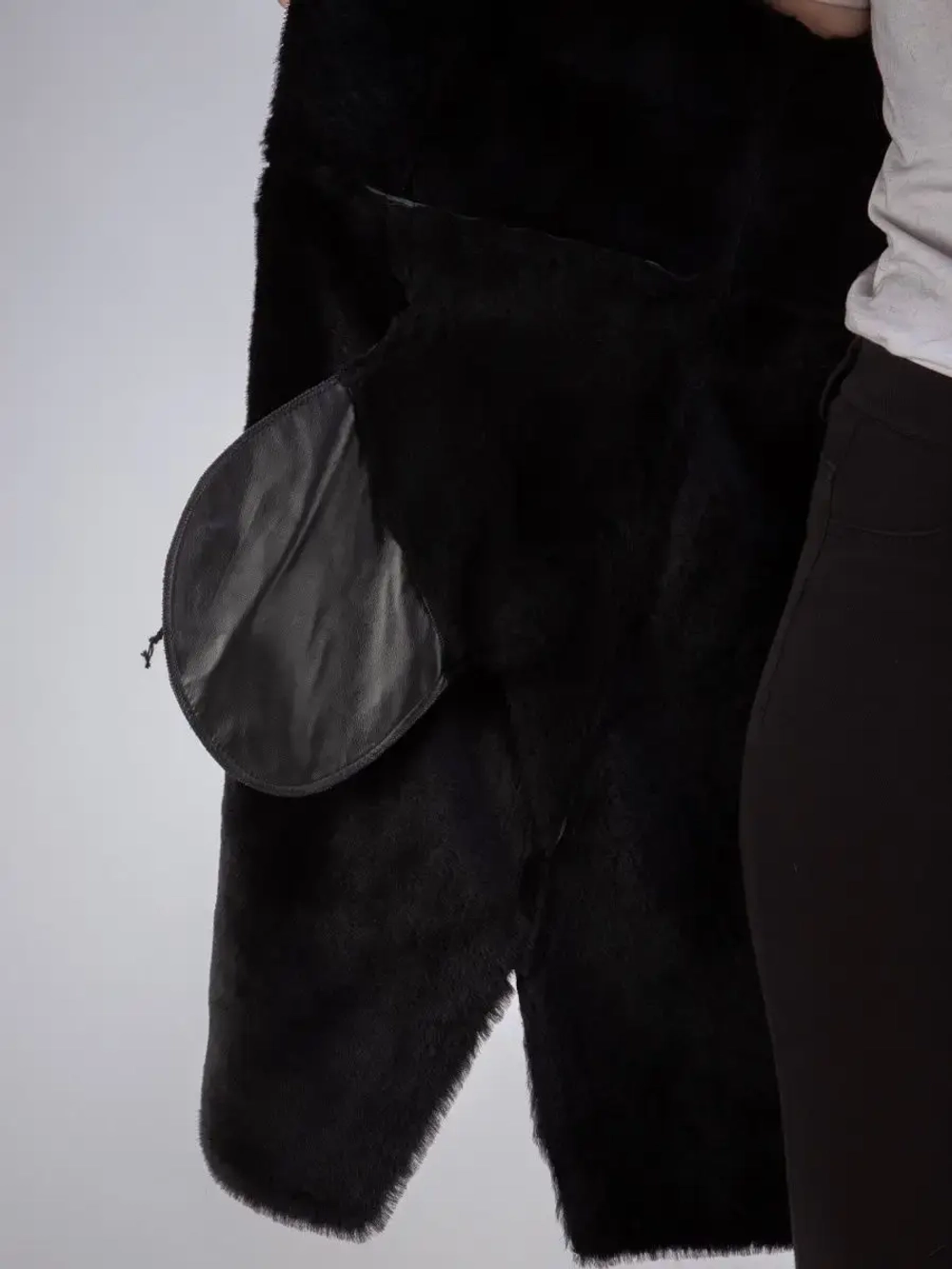 Дубленка зимняя натуральная с капюшоном