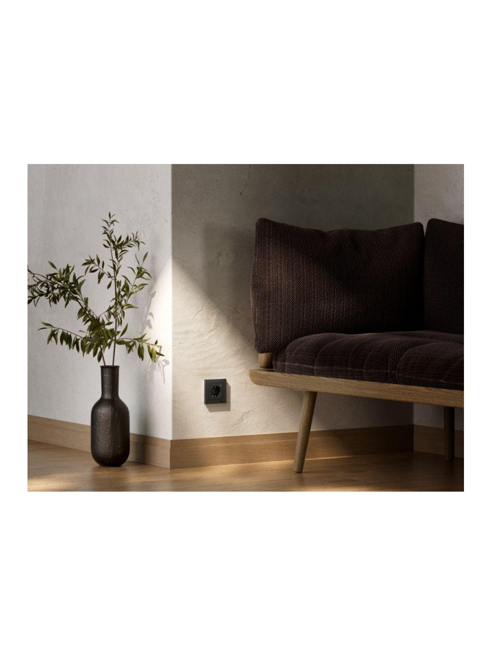 Розетка AtlasDesign Smart 16А L+N с заземл. защ. шторки Zigbee механизм карбон SE ATN001045Z