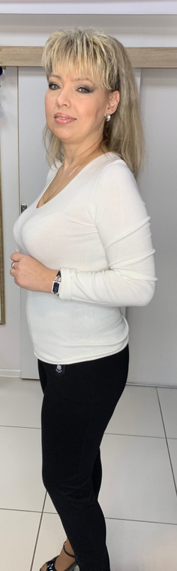 Белый тонкий австийский джемпер