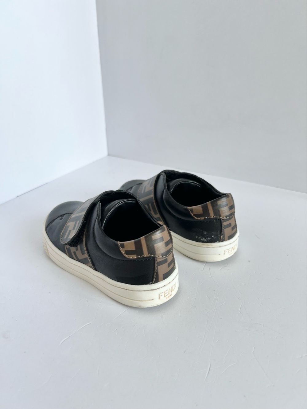 Кеды кожаные Fendi, 22