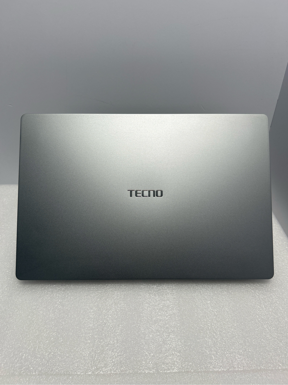 Ноутбук Tecno Megabook T1DA 15.6"/AMD Ryzen 7 5800U/RAM 16ГБ/SSD 512GB/AMD Radeon Graphics/1920*1080/IPS/DOS/Подсветка кл-ры: LED/Серый космос. Состояние: Уценка/небольшой след. на матрице от клавиатуры