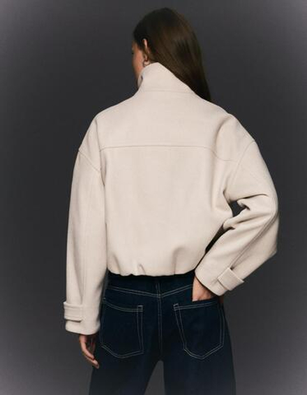 BERSHKA Мягкая куртка на молнии, экрю