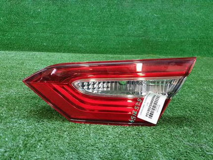 Фонарь правый внут Toyota Camry xv70 17-нв галоген