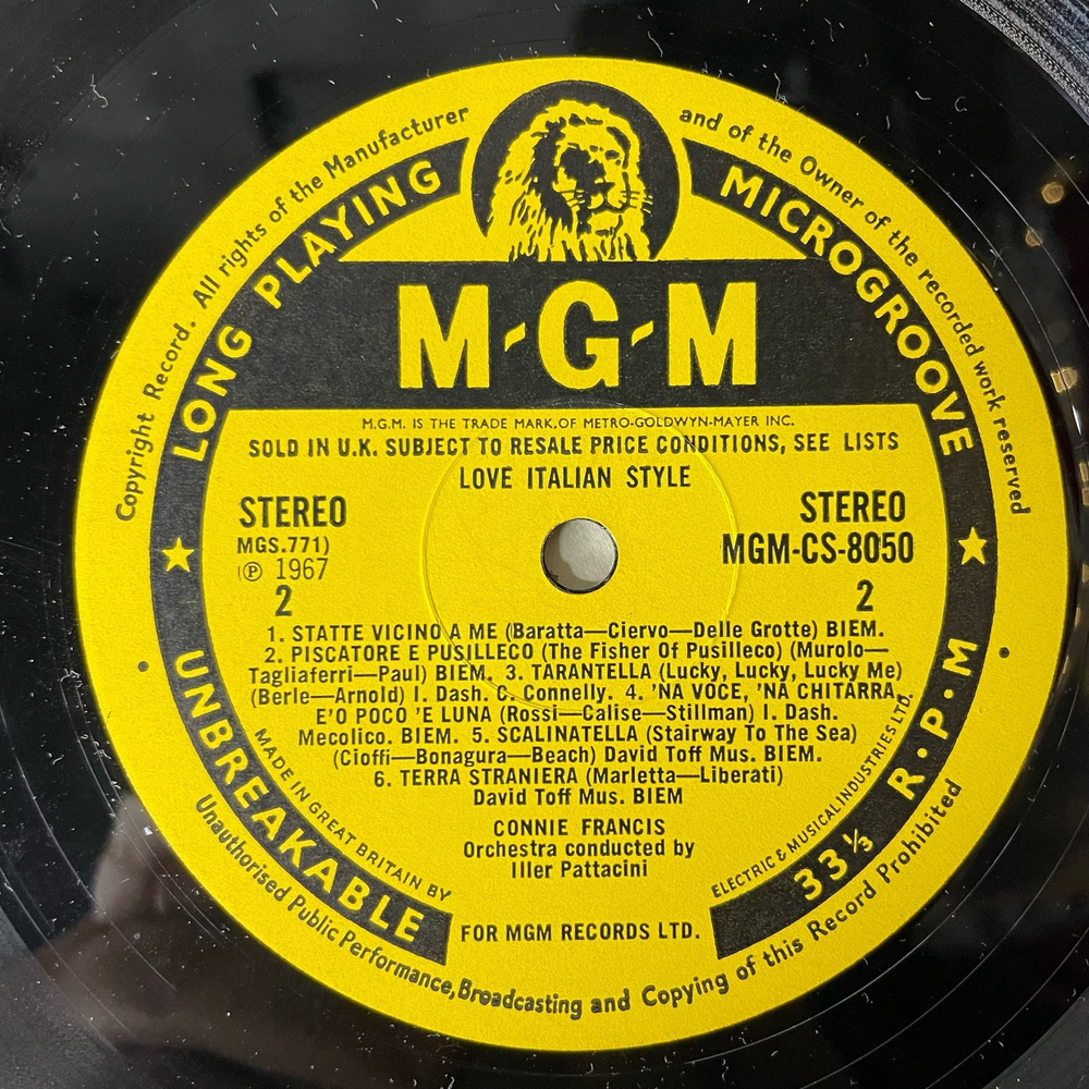 Винтажная виниловая пластинка LP Connie Francis Love Italian Style (Англия 1967)