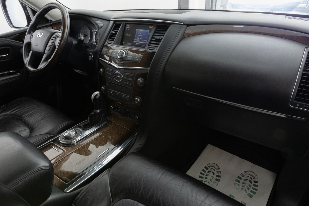 Infiniti QX56, 2010 год