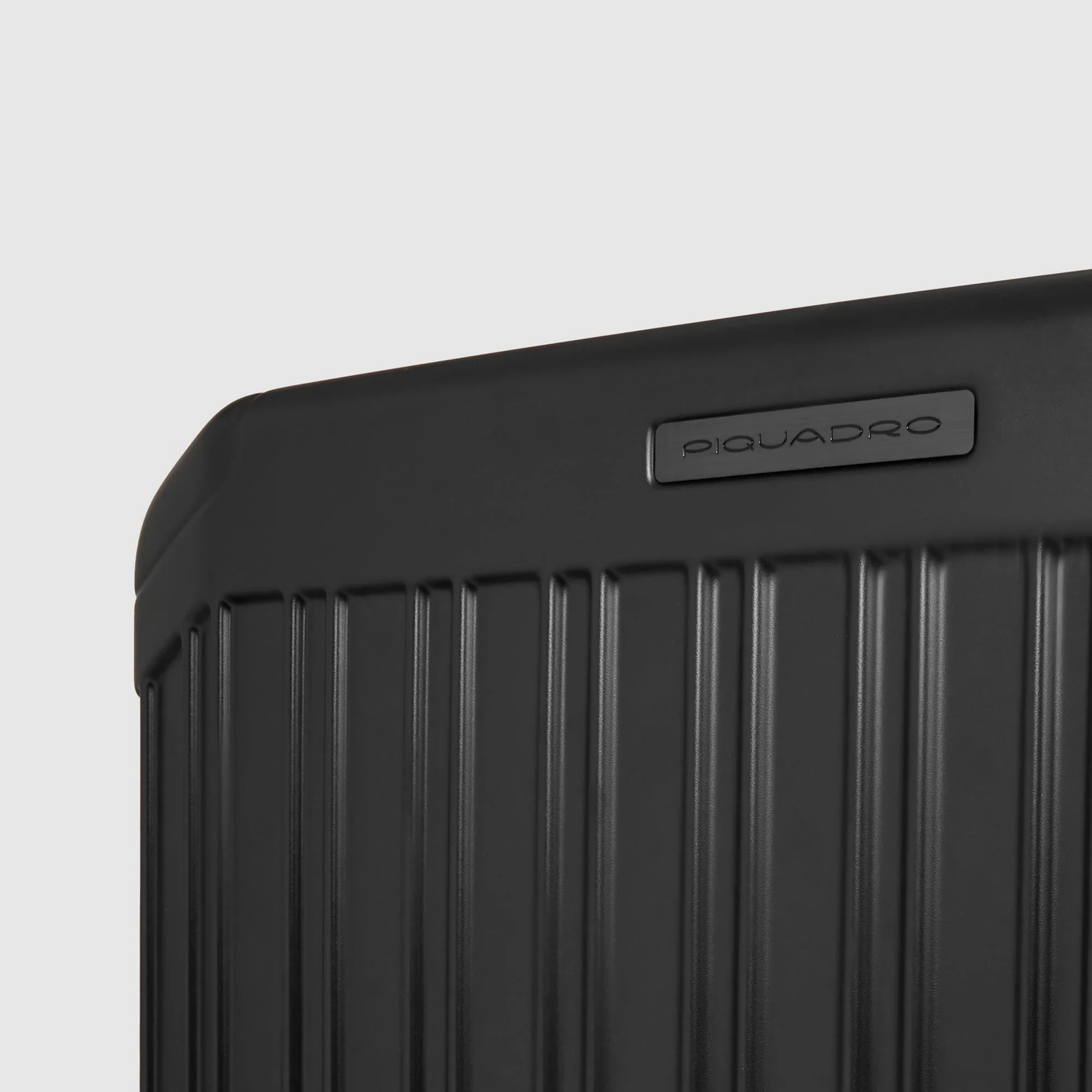 Чемодан большой XL Piquadro BV6951PQL/Nero Opaco