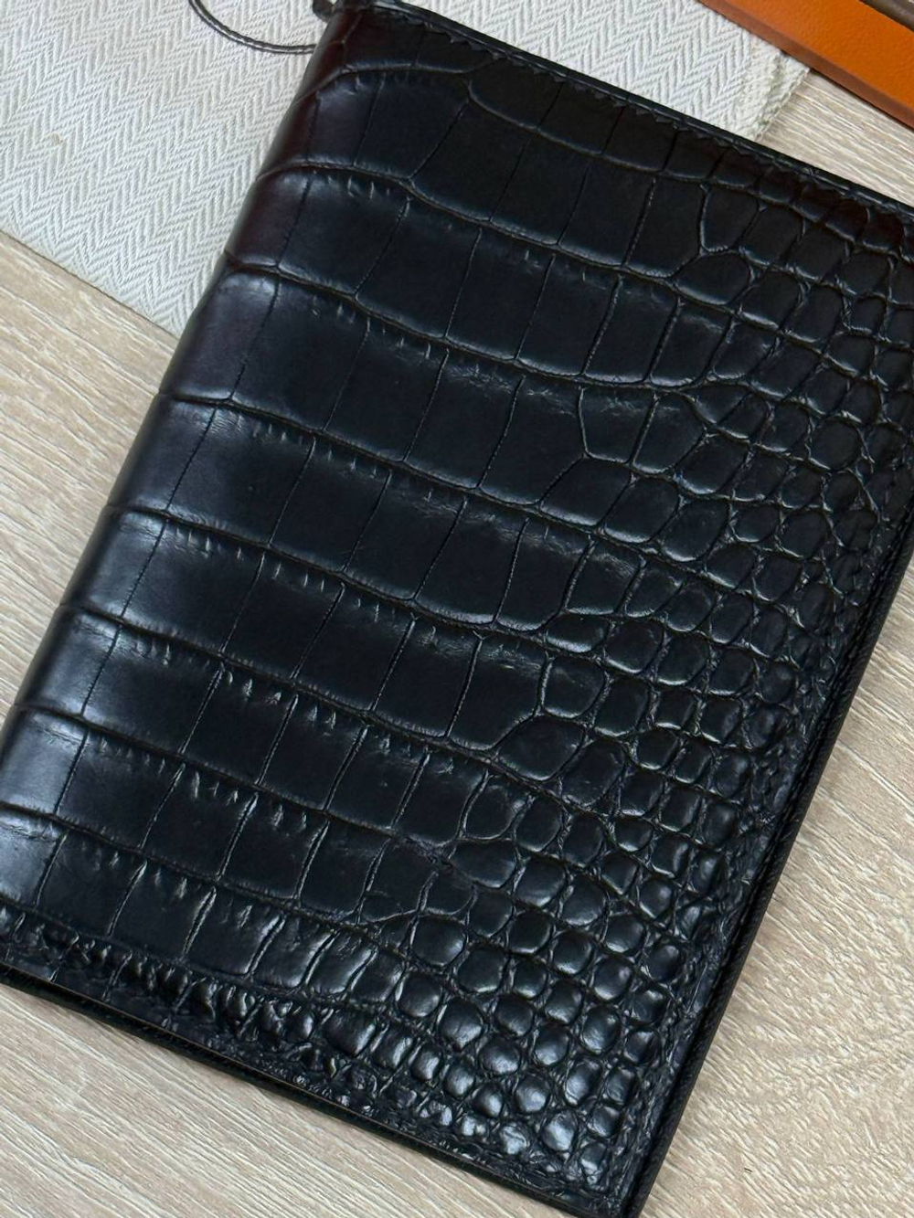 Обложка на паспорт Hermes из кожи крокодила