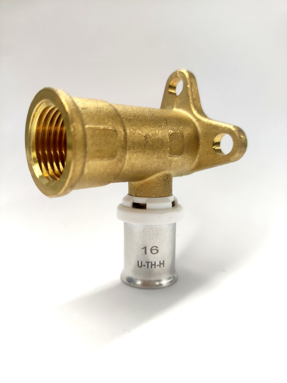 Водорозетка RIIFO Omni пресс латунь 20-1/2"ВР L52