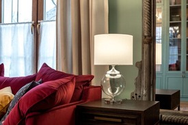 Настольные лампы в дизайне интерьера: советы по выбору