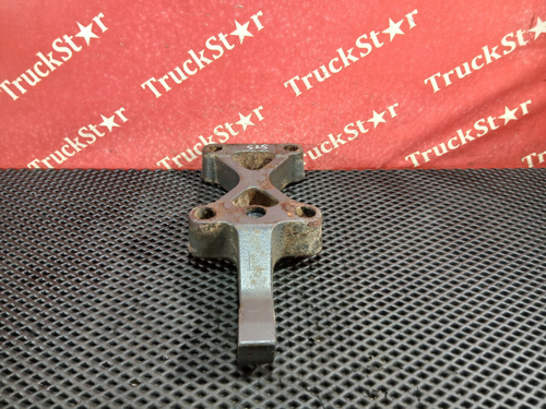 Кронштейн заднего амортизатора левый