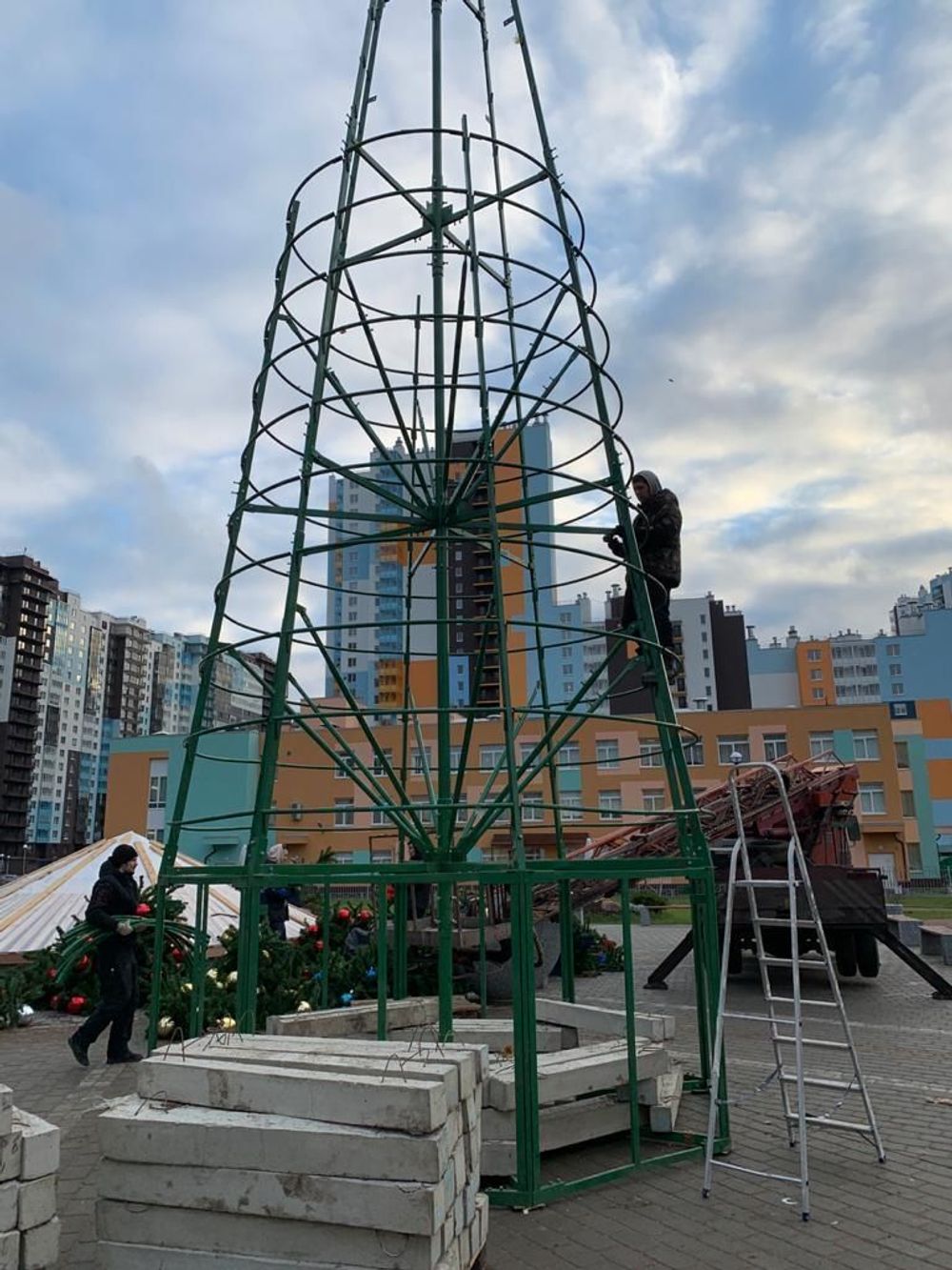 Уличная елка каркасная "Евро-2" (пвх) 12 м