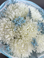 Букет из 7 хризантем "Антонов" в голубой гамме