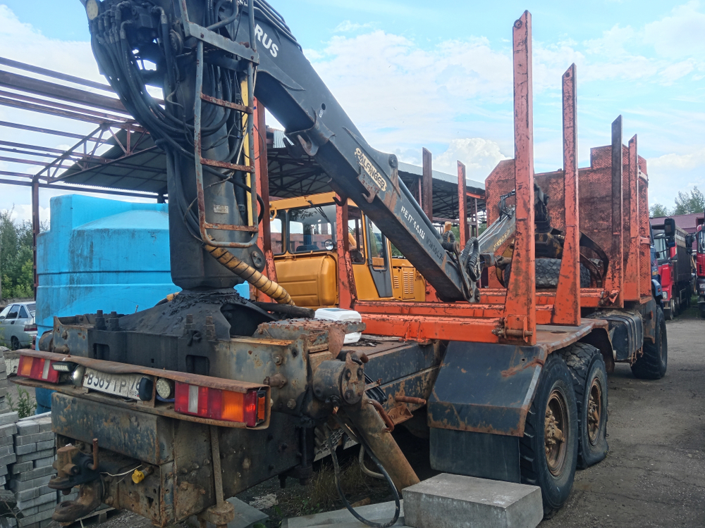 Феникс 780523 на шасси КамАЗ 43118 6x6 Сортиментовоз с КМУ 780523 (Дизельный, 11,8 л, 300 л.с., МТ)