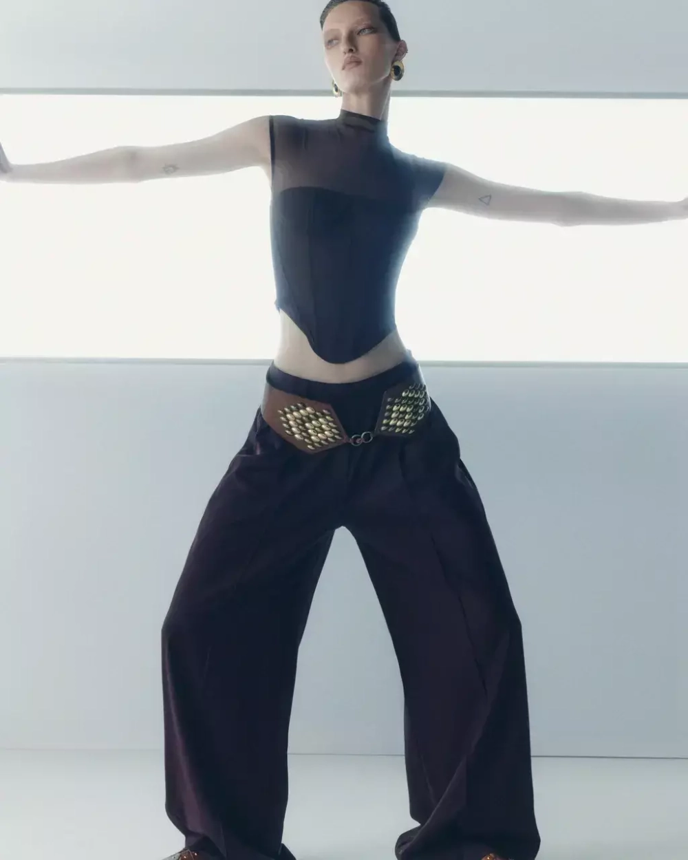 Коричневый корсет из сетки