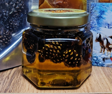 Сосновая шишка в меду 100 мл