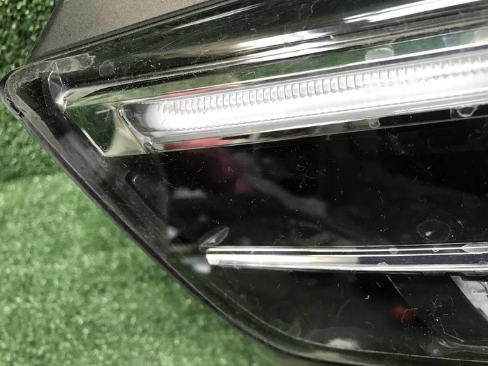 Битая Фара левая Infiniti QX80 (2017-2024) LED