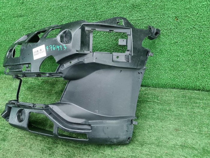 Кронштейн переднего бампера LH BMW 5er G30 (20-23)