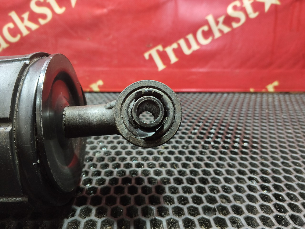 Амортизатор кабины передний 2020г