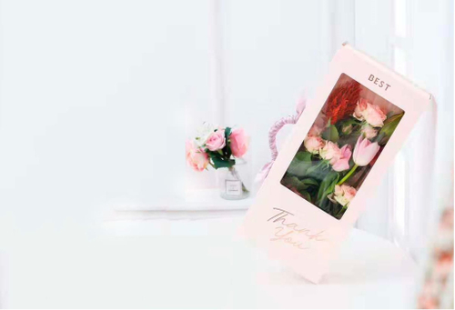 Коробка подарочная для цветов "Кейс сумка с окошком" Розовая