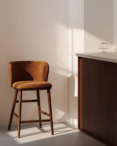 Полубарный стул Ciselia из терракотового шенилла с ножками из ясеня в отделке орех