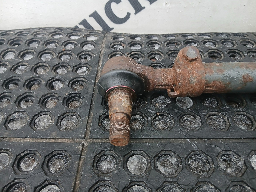 Тяга рулевая поперечная