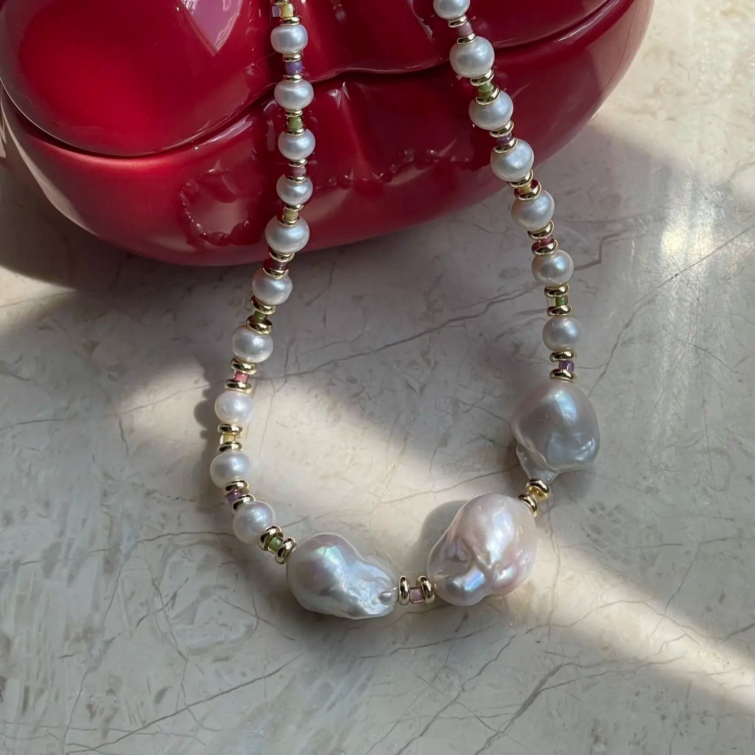 Колье Pearl Hug Gold Necklace