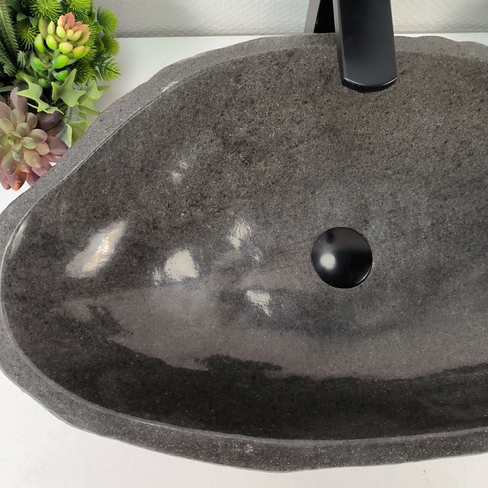Раковина из речного камня RS-65156 64*38*15 0858