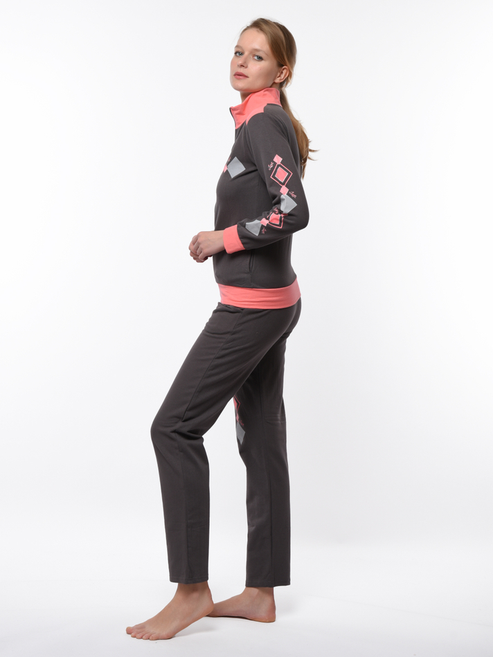 Костюм женский