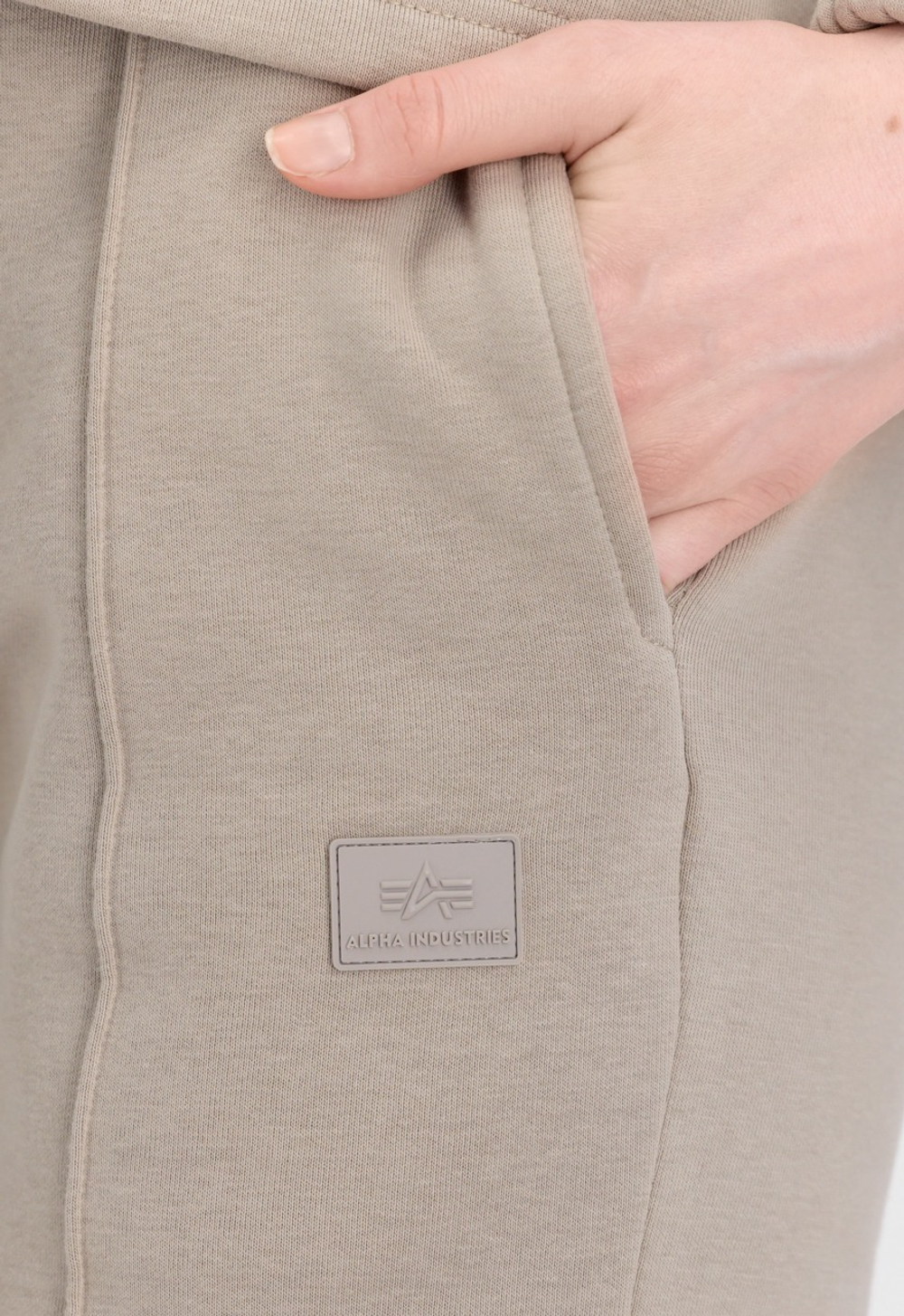 Брюки спортивные женские ALPHA INDUSTRIES X-Fit Label Wide Jogger