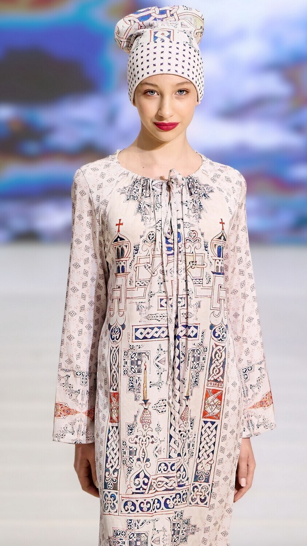 Платье "Новгородский трофей", по мотивам страничной заставки к псалтири Ивана Грозного (Новгородский трофей) 14 век