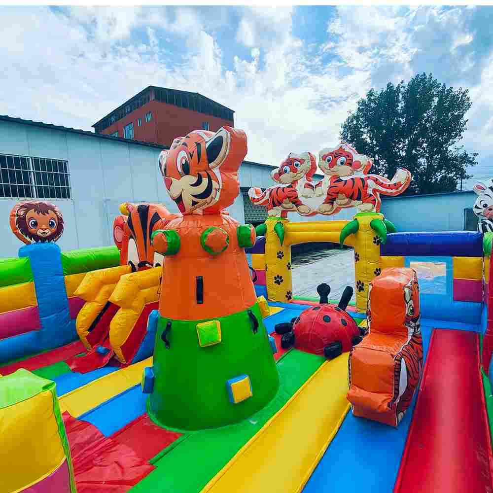 Коммерческий надувной батут «Тигриная страна 3», 10*6*5,5 м