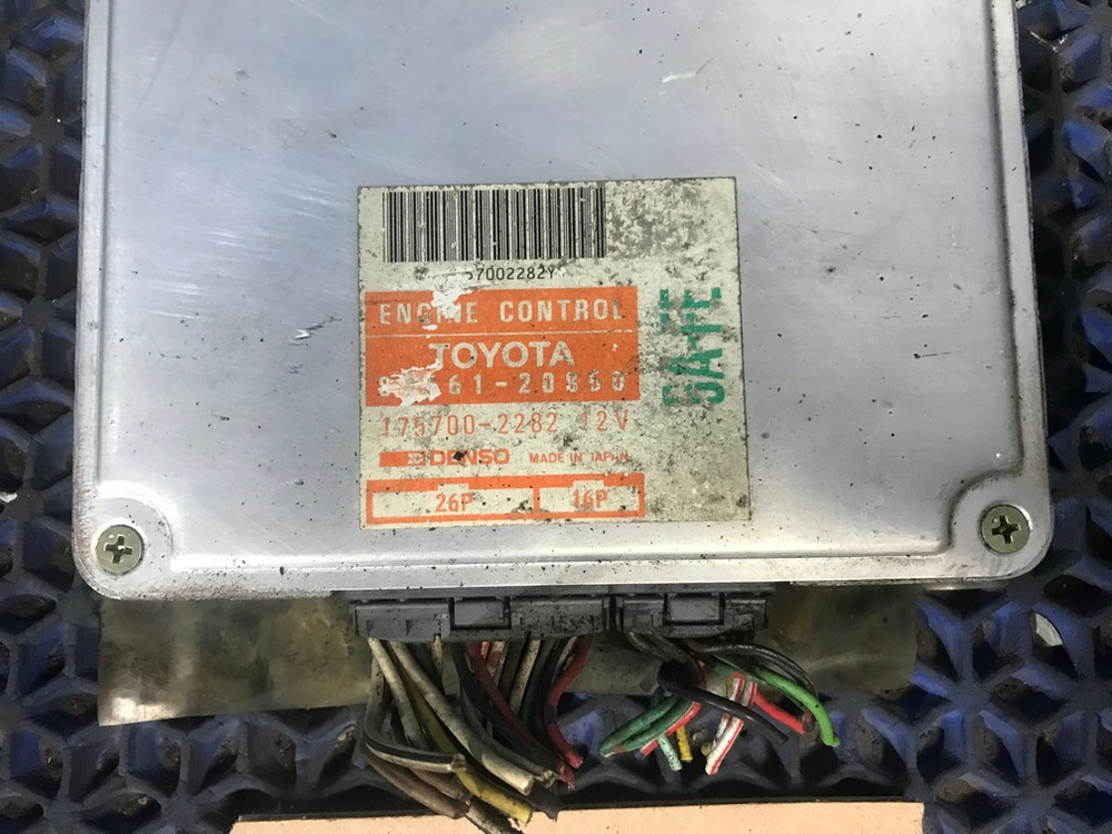Компьютер двигателя TOYOTA CORONA 1991