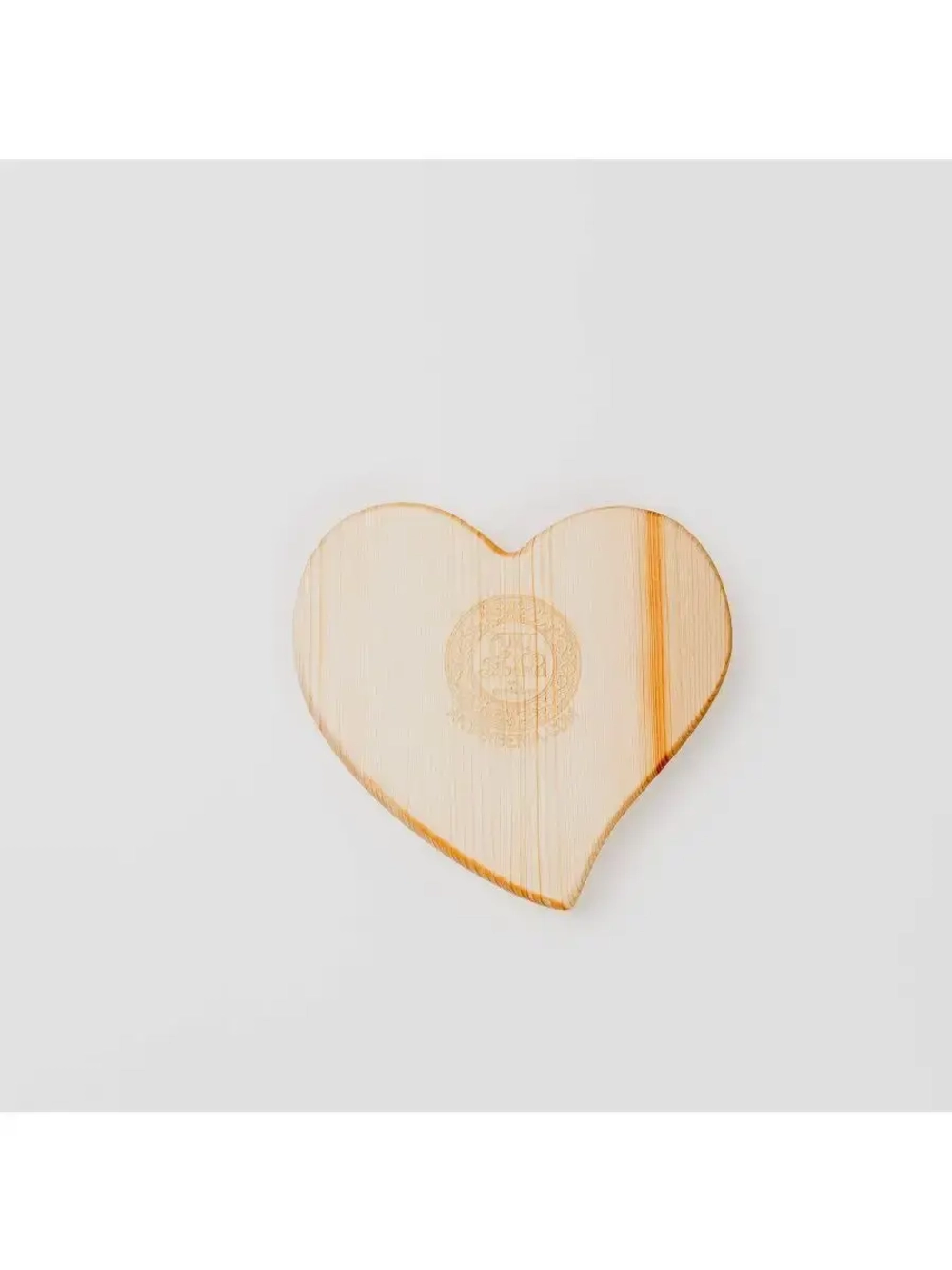 Деревянная менажница "Сердце" из кедра