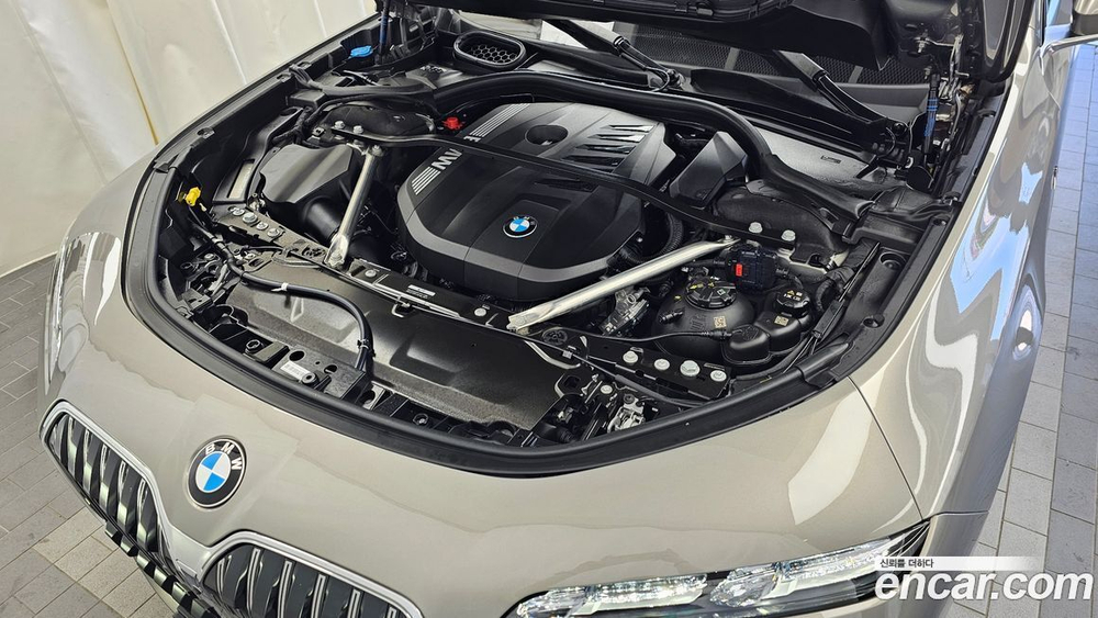 BMW 7 Series (G70) 740i xDrive M Sports (12.2023)