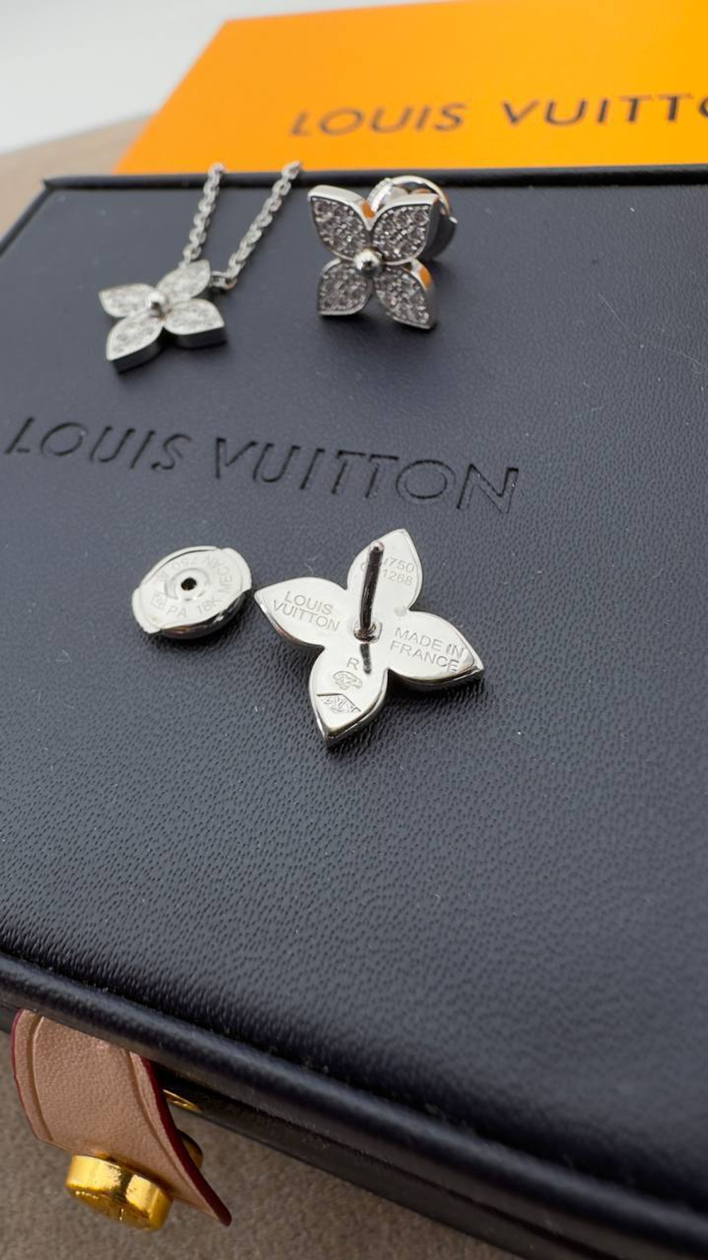 Кулон Louis Vuitton