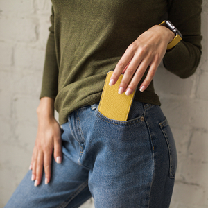 Чехол для iPhone X/XS из натуральной кожи теленка, желтого цвета