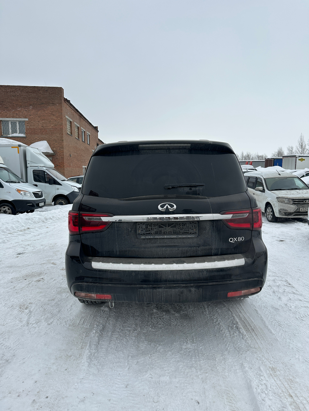 Infiniti QX80 LUXE SENSORY ProACTIVE 8 Seater ( 405 hp)