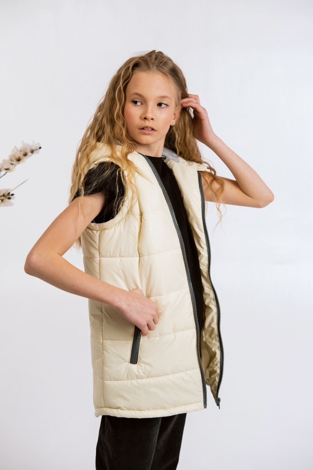 Жилет для девочки "Хэппи" ваниль
