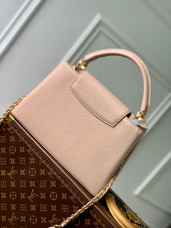 Louis Vuitton Capucines MM