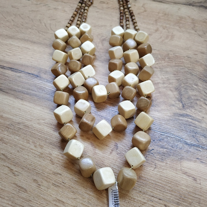 Колье Кубики, 3 нити, дерево, цвет светло-кор., молочный, 54 см