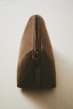 ZARA HOME КОСМЕТИЧКА ИЗ НУБУКОВОЙ КОЖИ, СЕРО-КОРИЧНЕВЫЙ