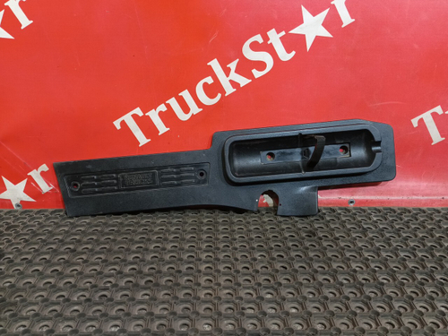 Накладка порога левого 2018г.