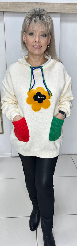 Светлый джемпер-худи с ярким принтом