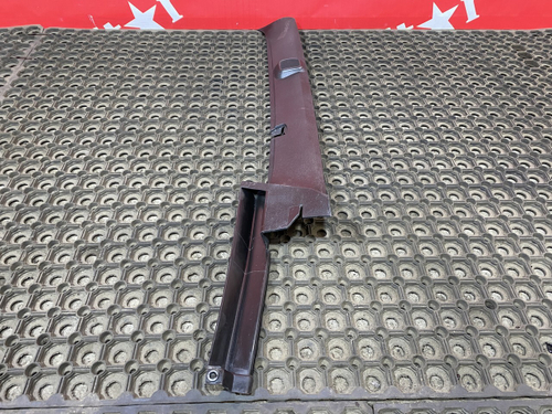 Накладка стойки левой 2017г