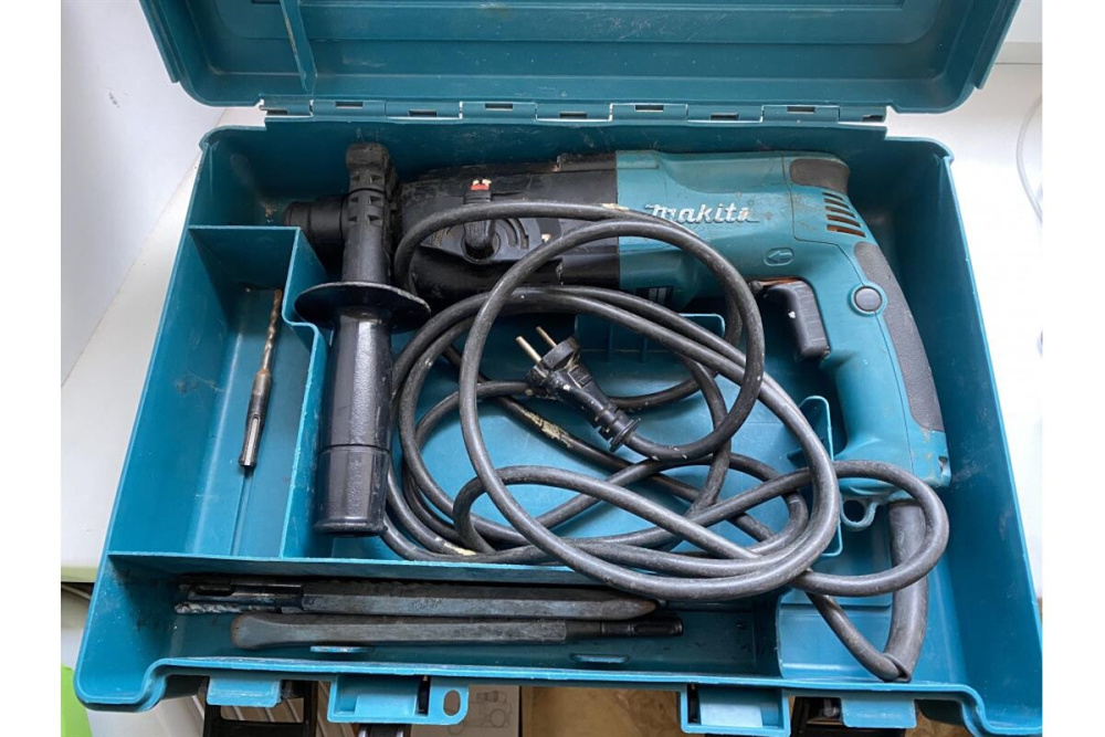 Перфоратор,SDS+,780Вт,3реж,2.7Дж,0-4500у\м,2.6кг,чем,+ набор буров D-00795 Makita HR2470X15