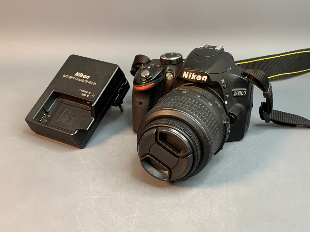 Nikon D3200 kit 18-55 26.565 кадров