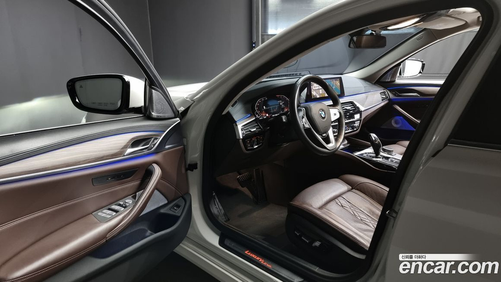 BMW 5 Series (G30) 540i xDrive Luxury Plus (09.2020)