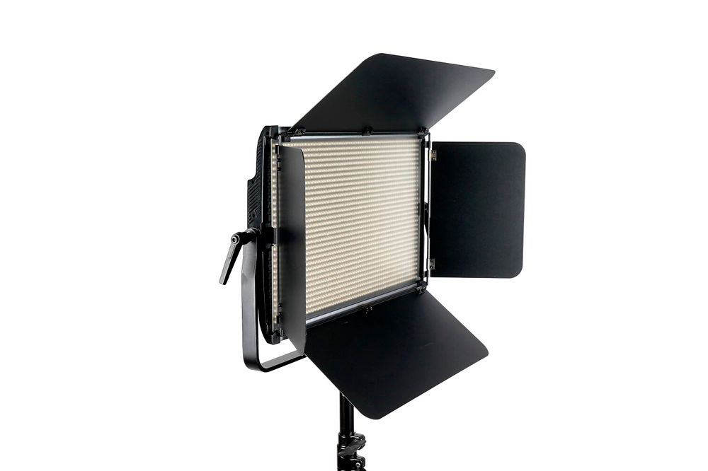 Светодиодный осветитель FST SFL-120WBPro