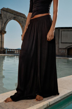 ZARA ШИРОКИЕ БРЮКИ ИЗ СТРУЯЩЕЙСЯ ТКАНИ, ЧЕРНЫЙ