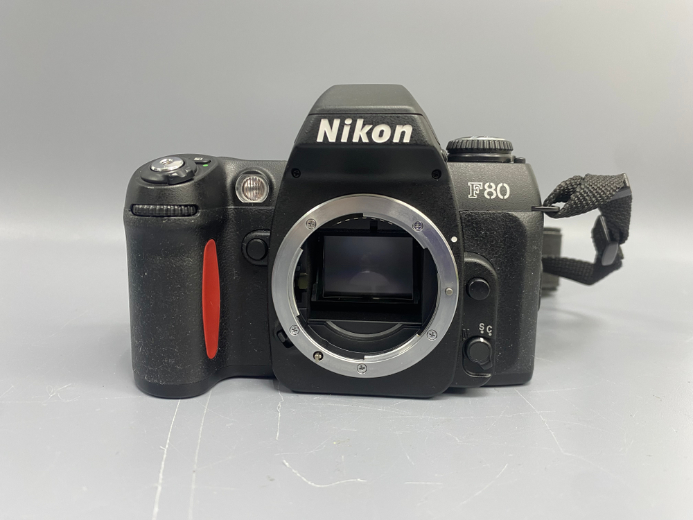 Nikon F80